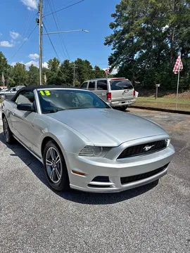 2013 Ford Mustang Convertible 2D