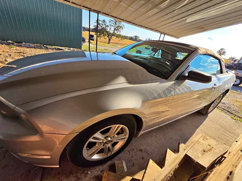 2013 Ford Mustang Convertible 2D