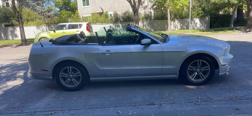 2013 Ford S197 Mustang - Image 6 of 12