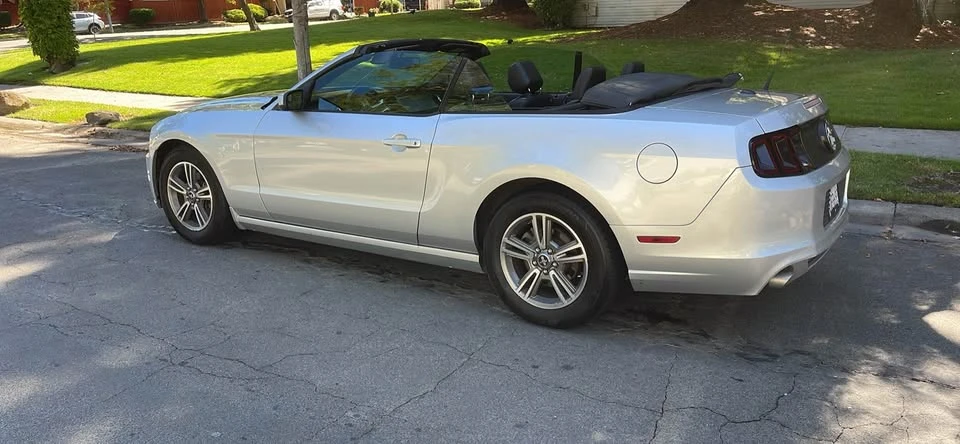 2013 Ford S197 Mustang - Image 2 of 12