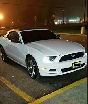 2013 Ford Mustang Convertible 2D