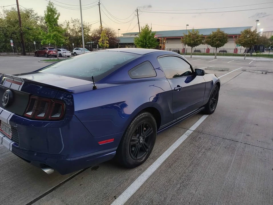 2013 Ford S197 Mustang - Image 5 of 8