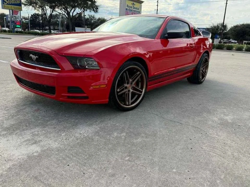 2013 Ford S197 Mustang - Image 2 of 15