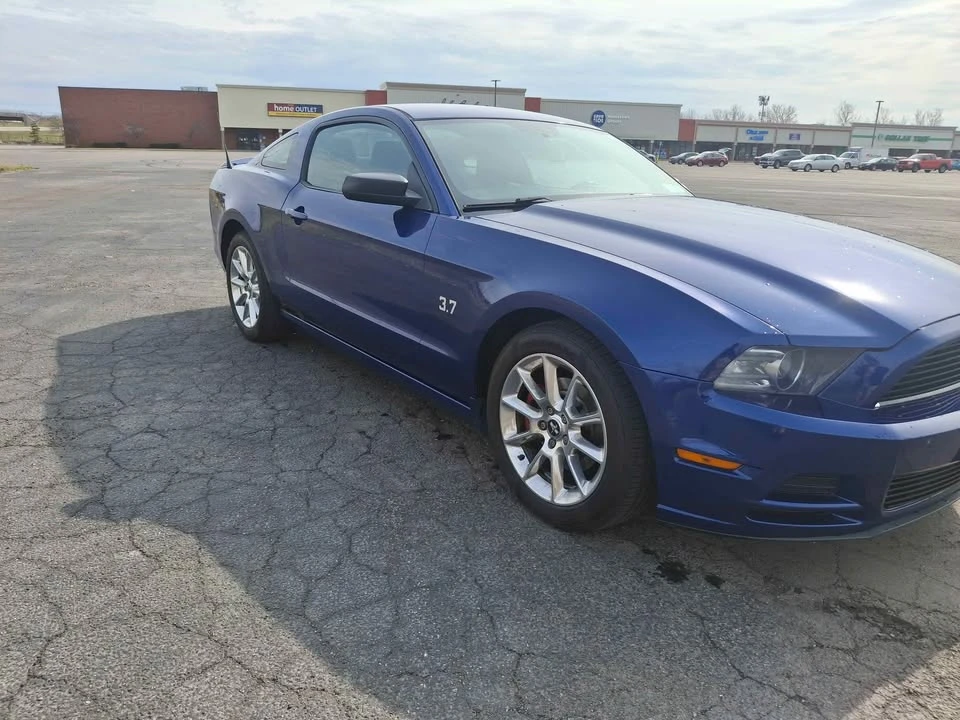 2013 Ford S197 Mustang - Image 2 of 10
