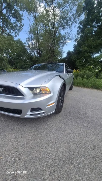 2013 Ford S197 Mustang - Image 2 of 9