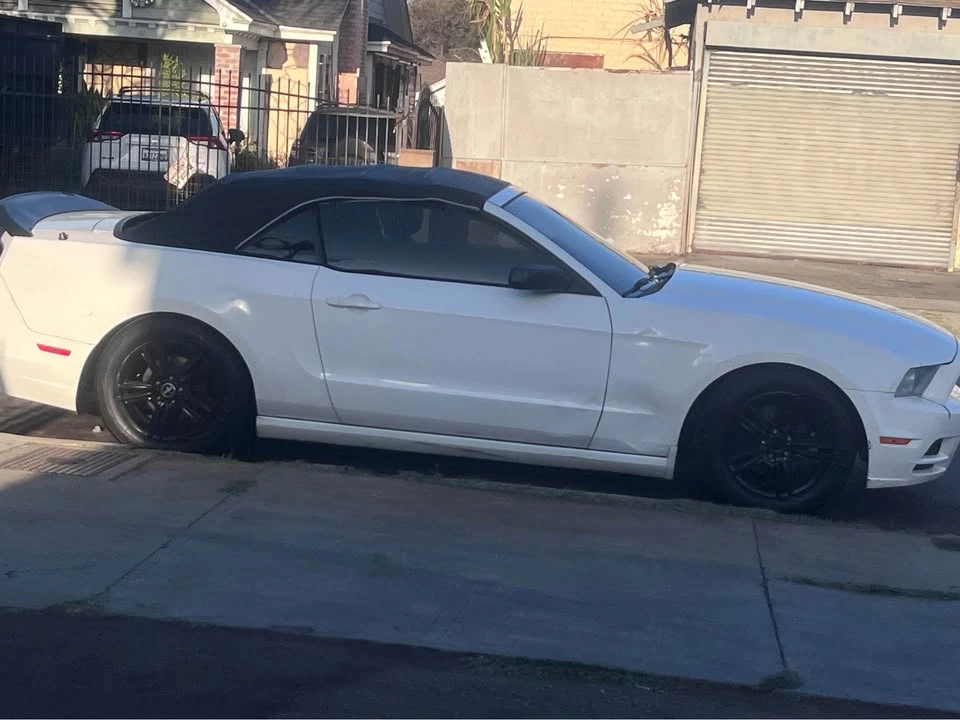 2013 Ford S197 Mustang - Image 3 of 9
