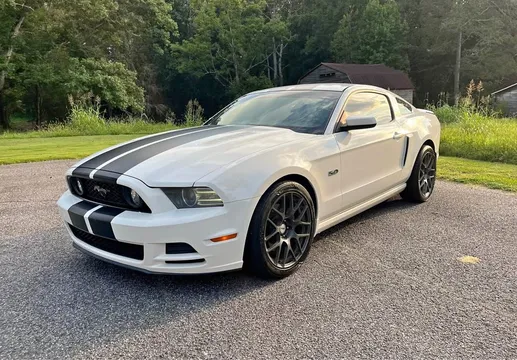 2013 Ford Mustang Coupe 2D