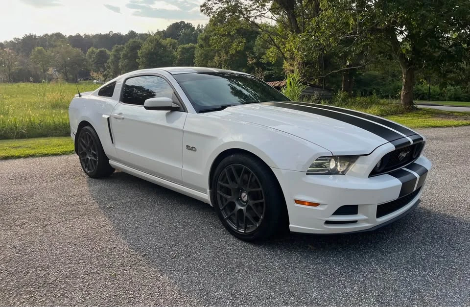 2013 Ford S197 Mustang - Image 3 of 9