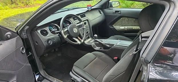 2013 Ford S197 Mustang - Image 3 of 4