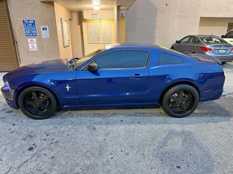 2013 Ford Mustang Coupe 2D