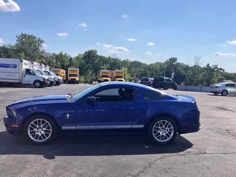 2013 Ford Mustang V6 Premium Coupe