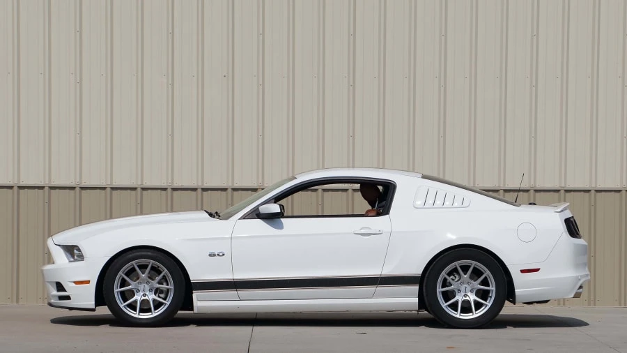 2013 Ford S197 Mustang - Image 8 of 12