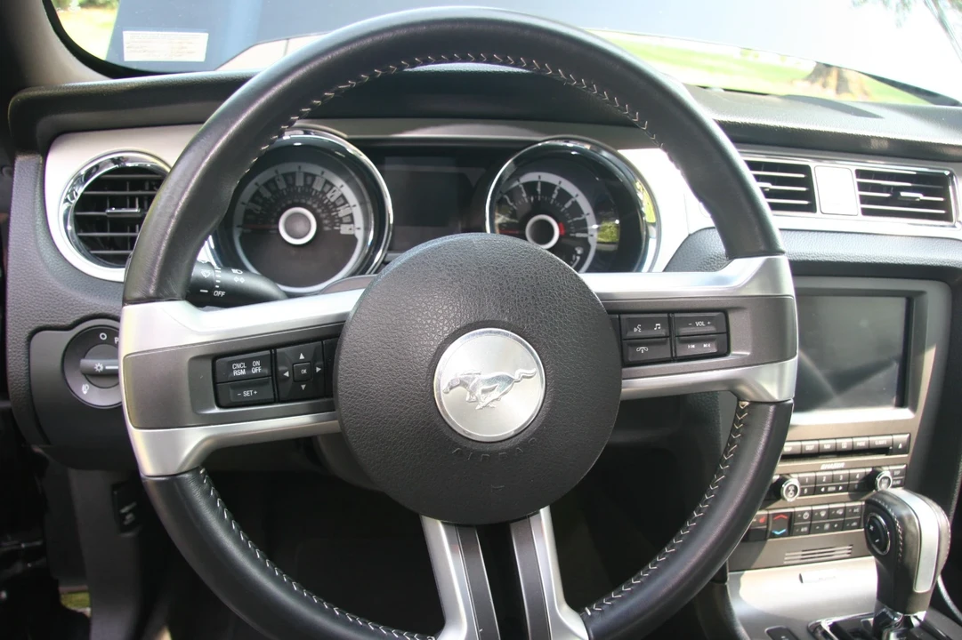 2013 Ford S197 Mustang - Image 16 of 21