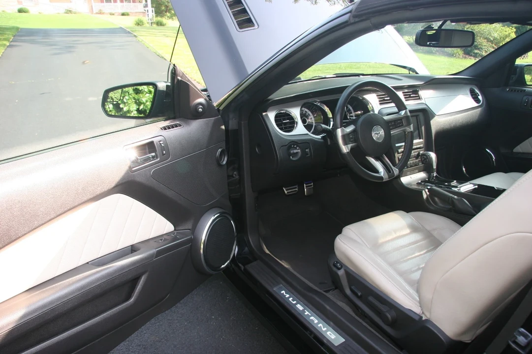 2013 Ford S197 Mustang - Image 14 of 21