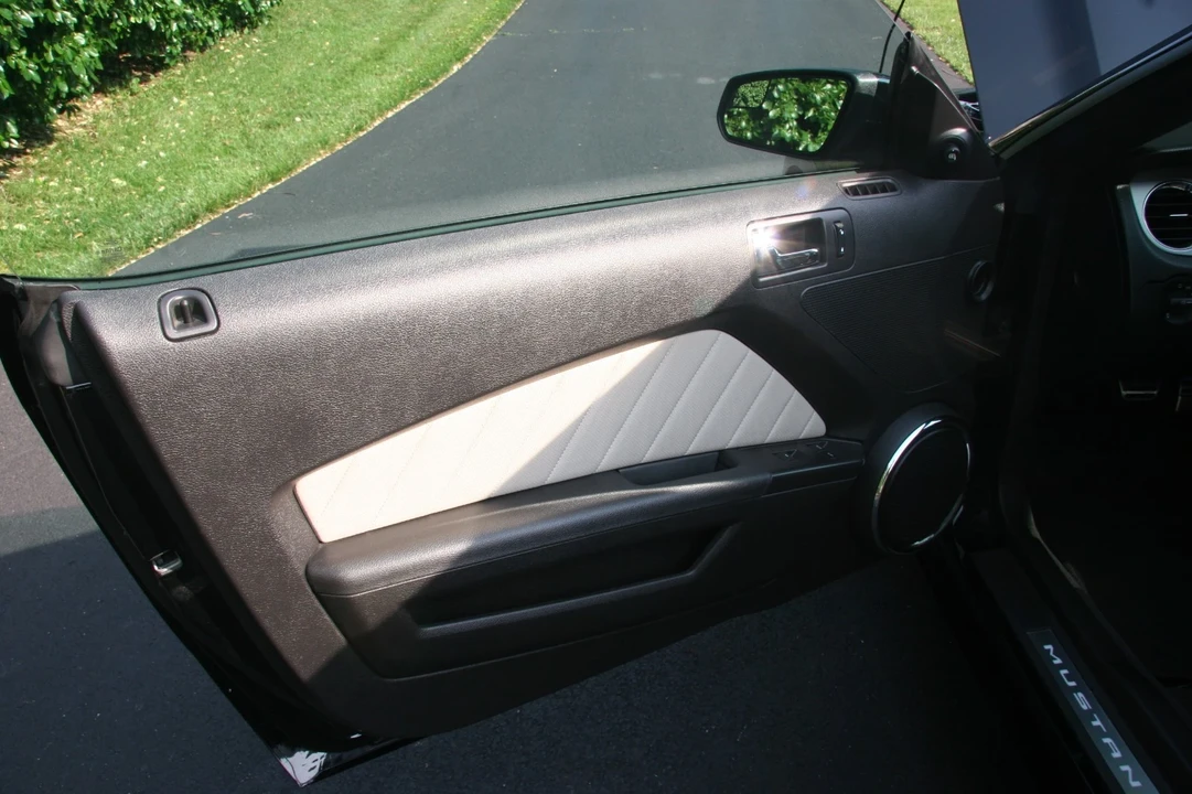 2013 Ford S197 Mustang - Image 15 of 21