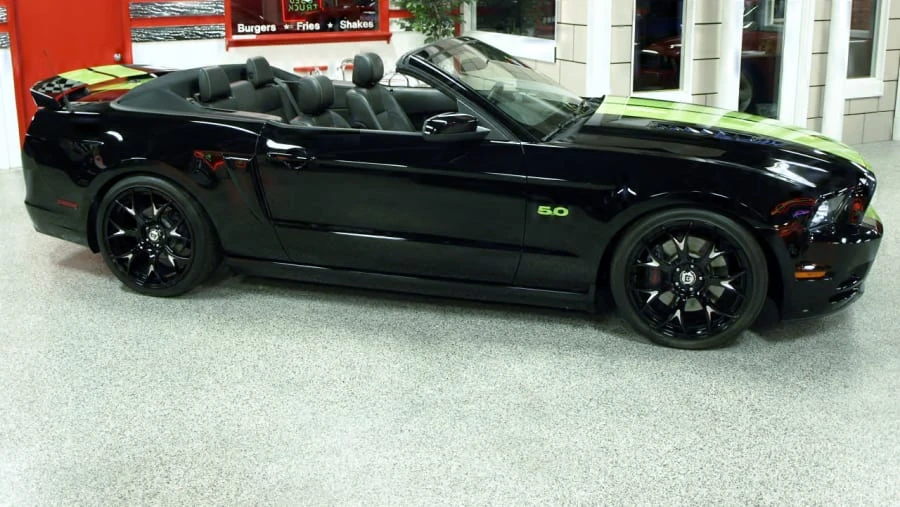 2013 Ford S197 Mustang - Image 2 of 8