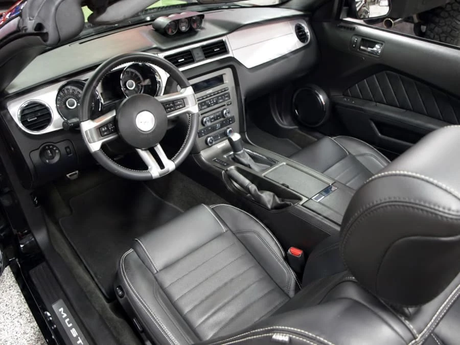2013 Ford S197 Mustang - Image 4 of 8