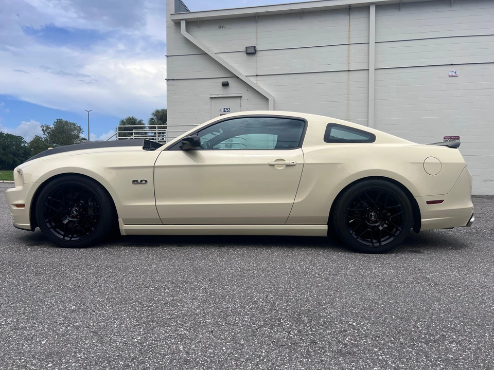 2013 Ford S197 Mustang - Image 8 of 31