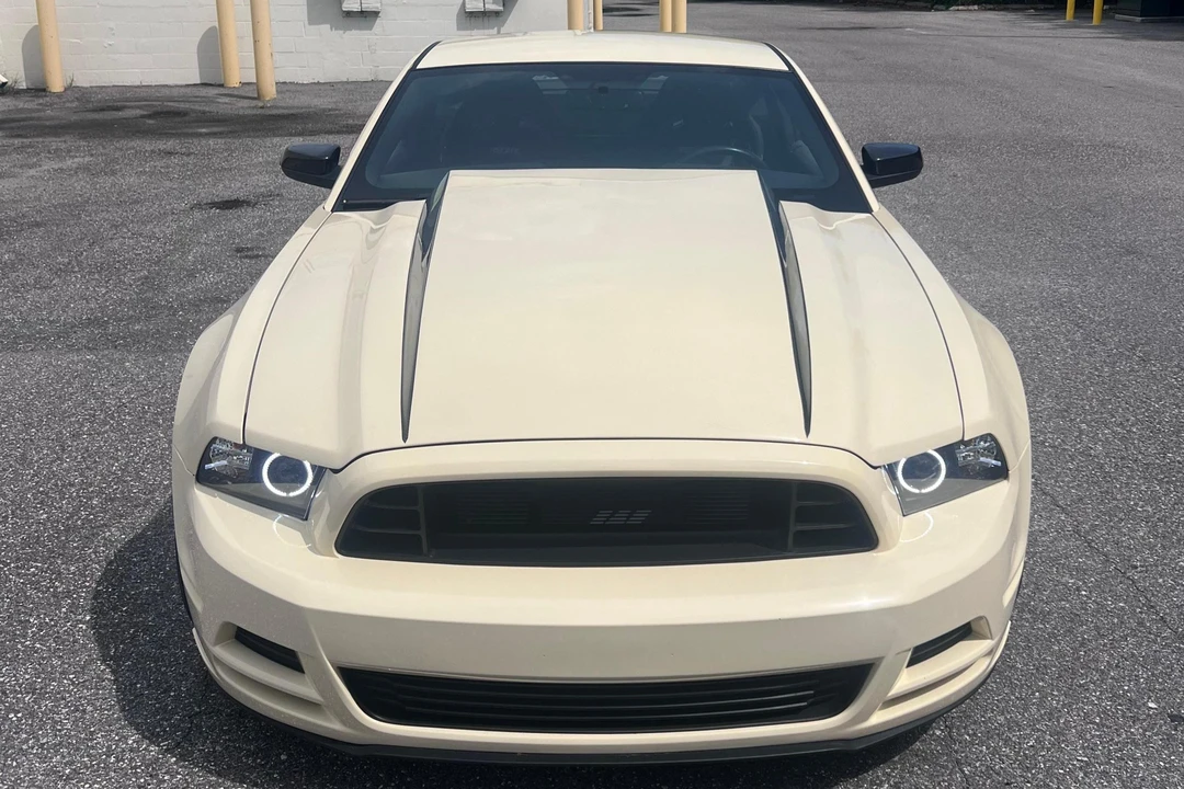 2013 Ford S197 Mustang - Image 2 of 31