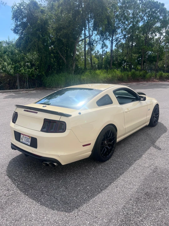 2013 Ford S197 Mustang - Image 11 of 31