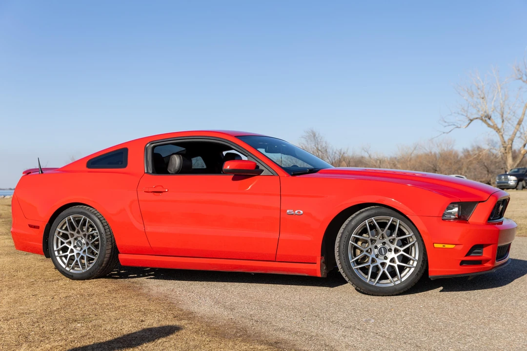 2013 Ford S197 Mustang - Image 3 of 31