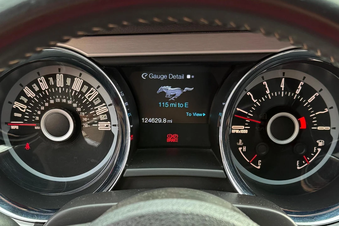 2013 Ford S197 Mustang - Image 28 of 31