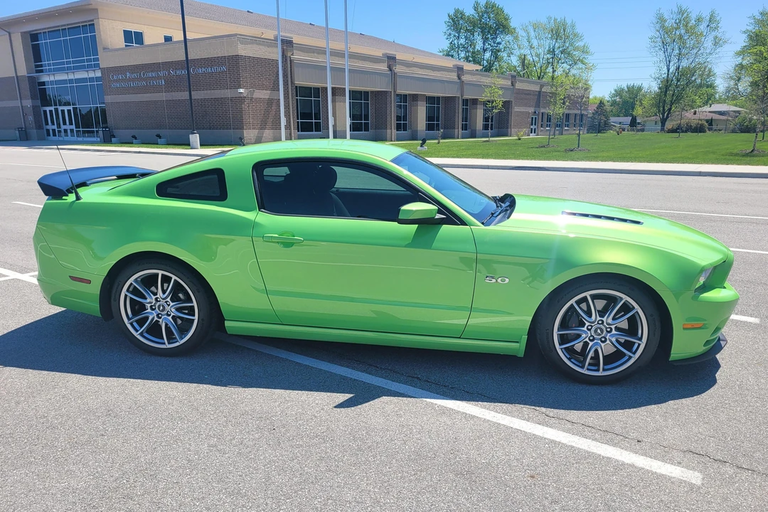 2013 Ford S197 Mustang - Image 3 of 31