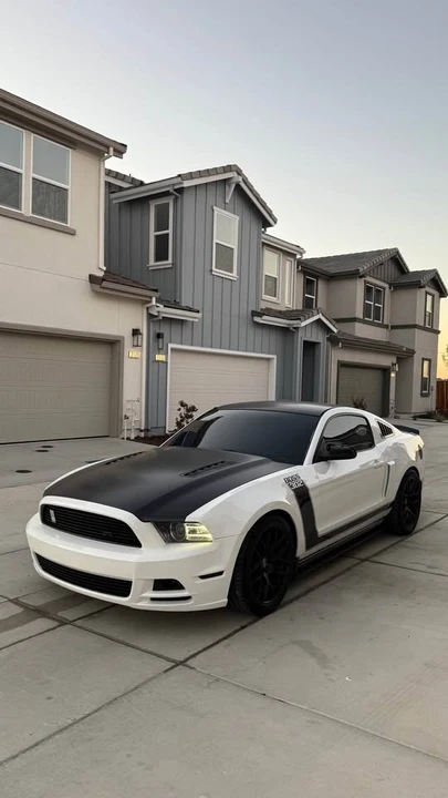 2013 Ford S197 Mustang - Image 2 of 14