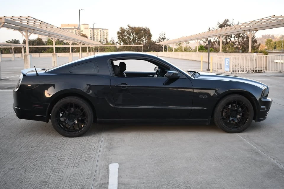 2013 Ford S197 Mustang GT - Image 2 of 12