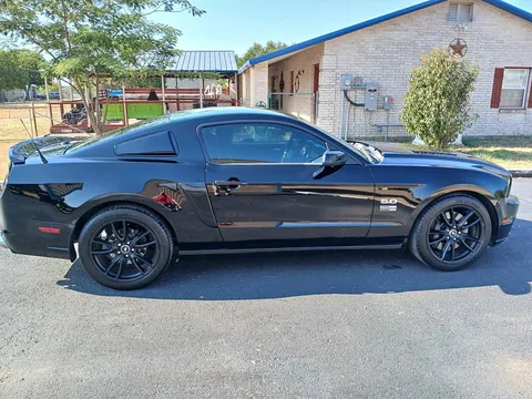 2013 Ford Mustang GT Deluxe Coupe 2D