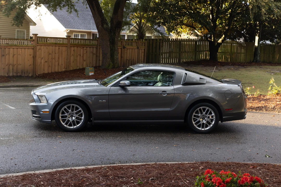 2013 Ford S197 Mustang - Image 11 of 31