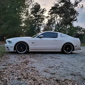 2013 Ford Mustang GT Premium Coupe 2D