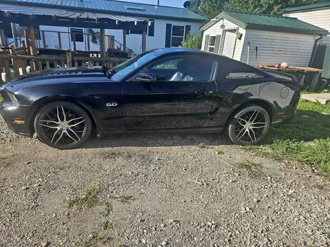 2013 Ford Mustang GT Premium Coupe 2D