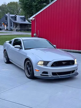 2013 Ford Mustang GT Premium Coupe 2D