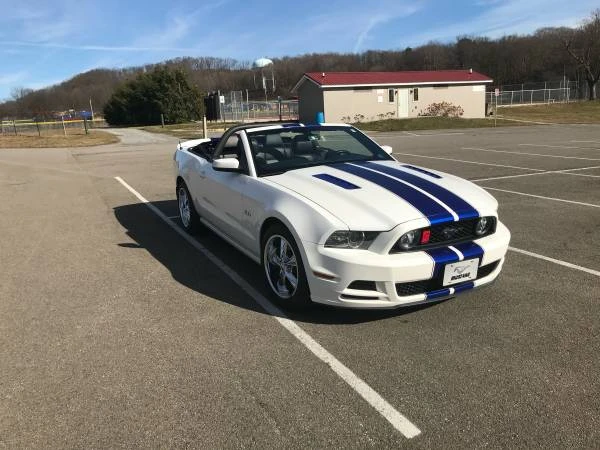 2013 Ford S197 Mustang - Image 4 of 8