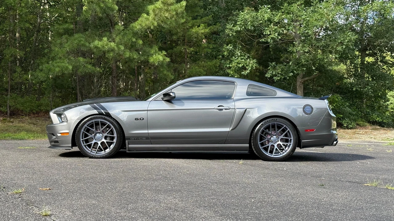 2013 Ford S197 Mustang - Image 9 of 31