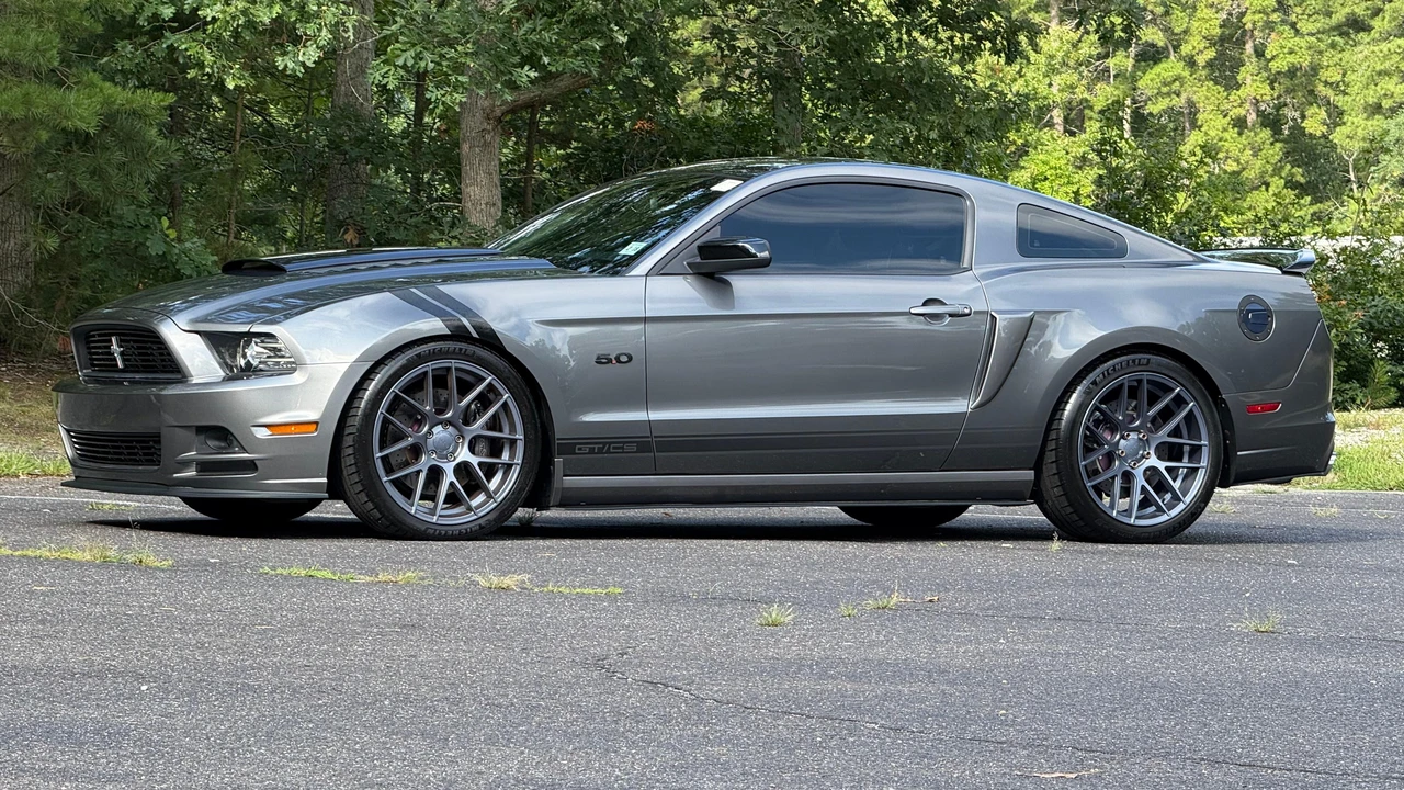 2013 Ford S197 Mustang - Image 8 of 31