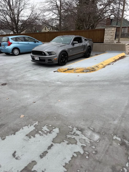 2013 Ford S197 Mustang GT - Image 6 of 10