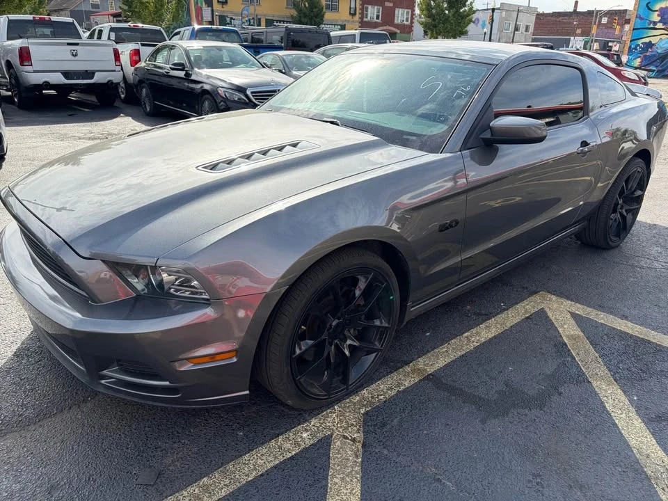 2013 Ford S197 Mustang - Image 2 of 9