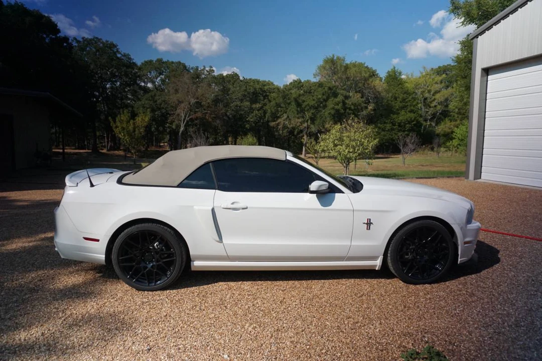 2013 Ford S197 Mustang - Image 10 of 24
