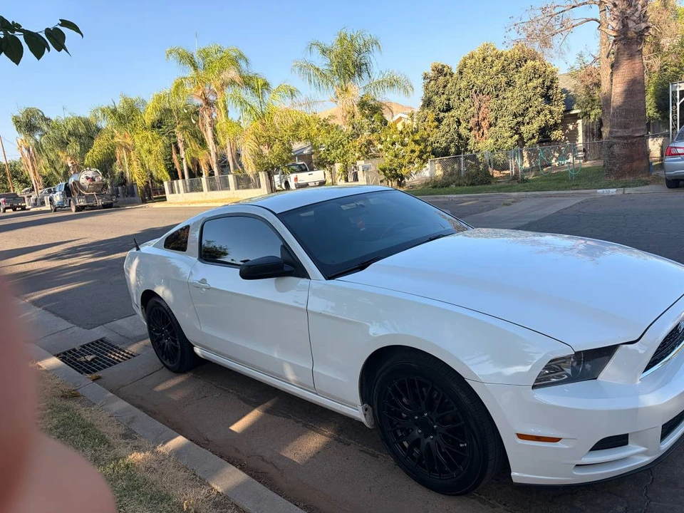 2013 Ford S197 Mustang - Image 3 of 6