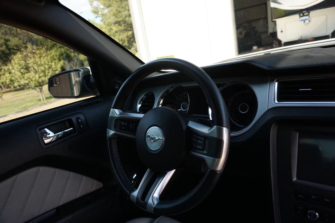 2013 Ford S197 Mustang - Image 15 of 24