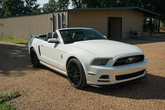 2013 Ford Mustang V6 Premium Convertible