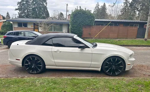 2013 Ford Mustang Convertible