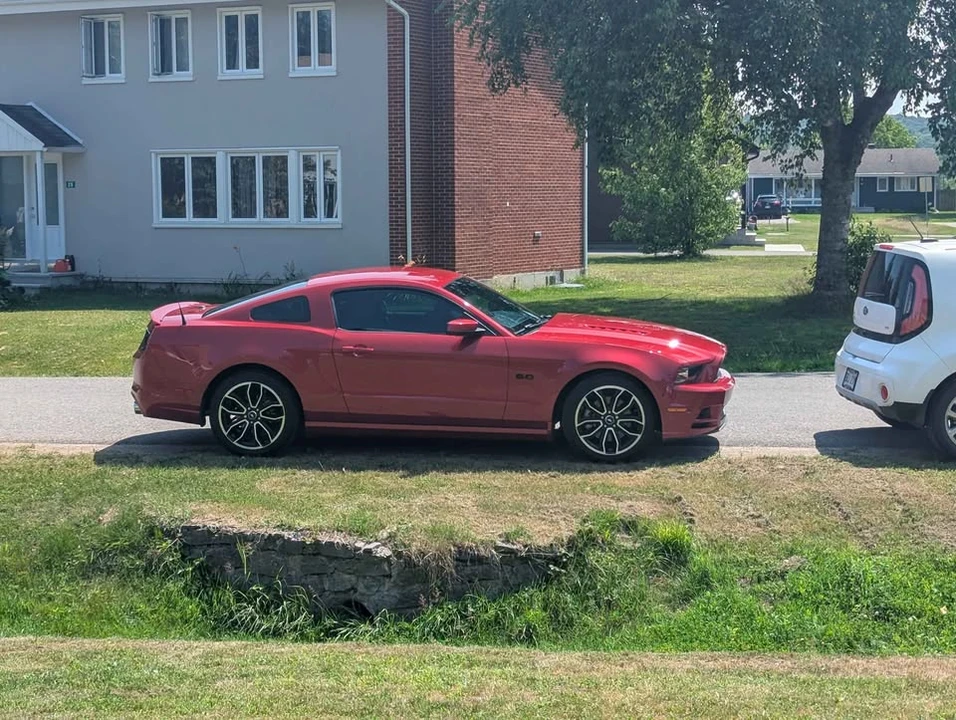 2013 Ford S197 Mustang - Image 6 of 8