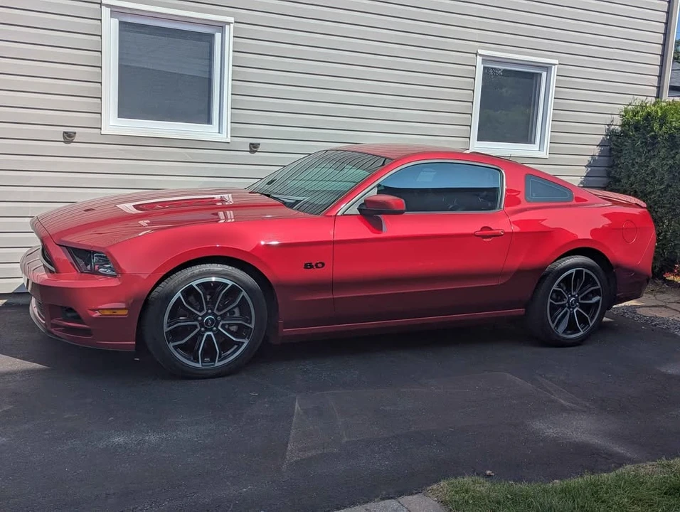 2013 Ford S197 Mustang - Image 2 of 8