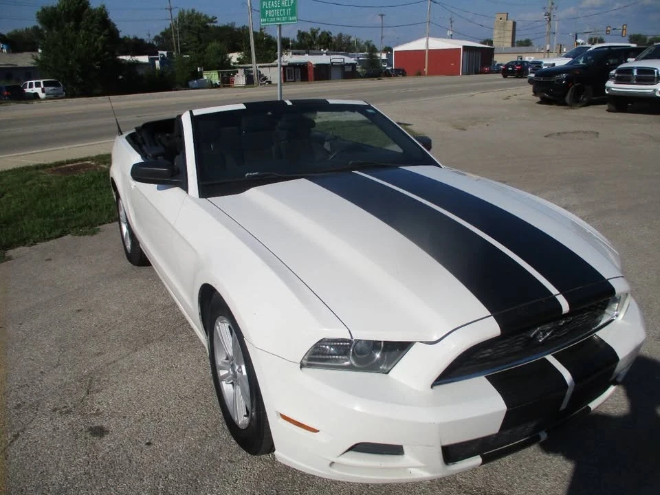 2013 Ford S197 Mustang - Image 2 of 10
