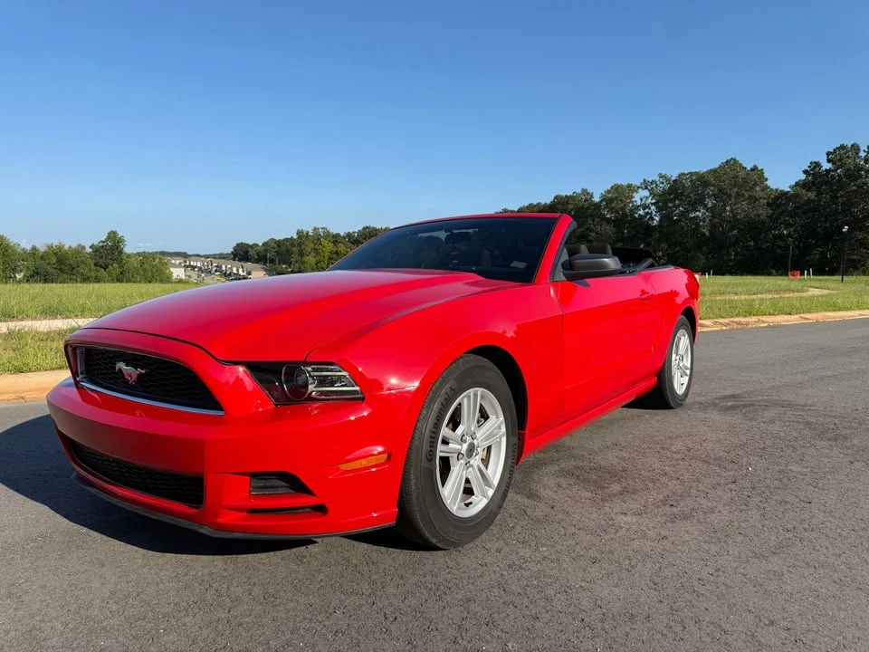2013 Ford S197 Mustang - Image 2 of 9