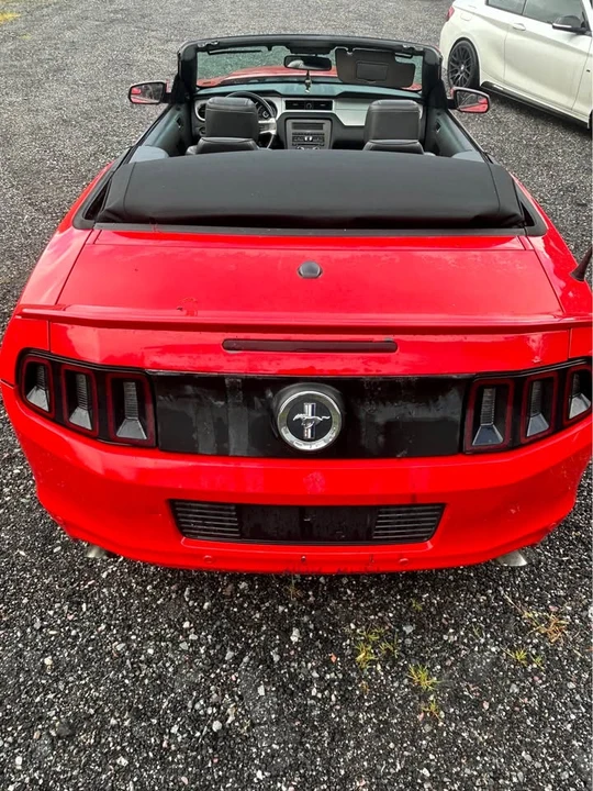 2013 Ford S197 Mustang - Image 10 of 17