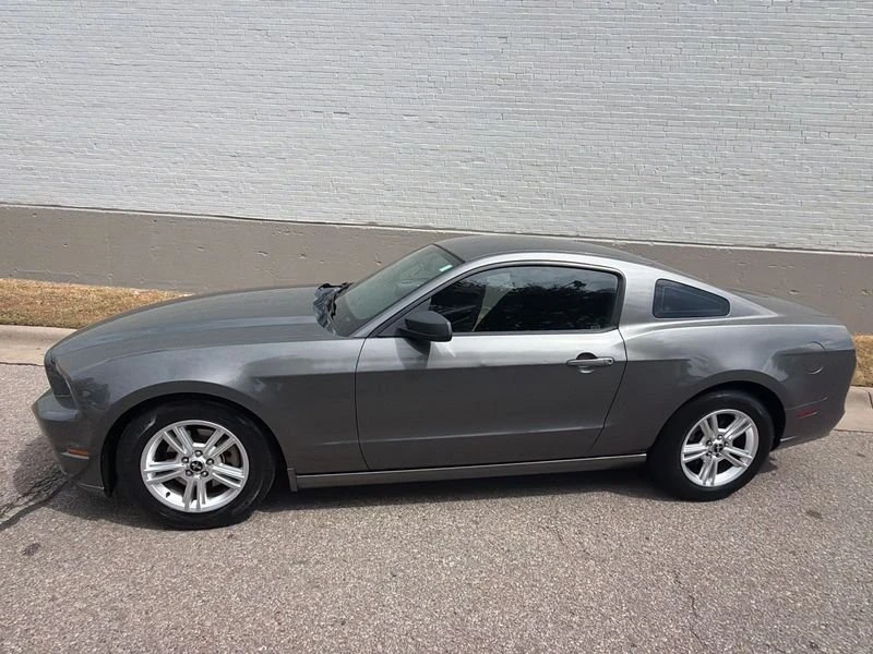 2013 Ford S197 Mustang - Image 2 of 10